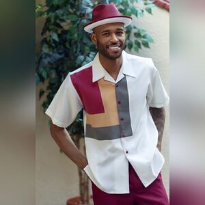 MEN'S MONTIQUE BURGUNDY SQUARE PATTERN SHORT SLEEVE 2 PIECE WALKING SET.